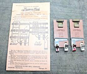 4413 American Flyer Prewar #4413 Universal Track Terminal Lockon Set With Envelope