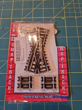 Atlas 150-574 Ho Scale Code 83 30 Degree Crossing