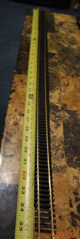 2-rail Atlas 19673 Ho Scale 36 Inch Flexible / Straight Train Track 2 Piece System