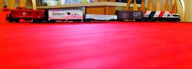 28543 Atlas Ho Train Set 1776 Engine And 4 Cars Track 36x54