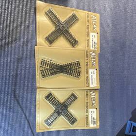 417-250 Atlas Ho Crossing Track 90 30 Plastic Black Model Railroad Train