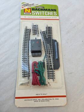Bachmann 7666 #7666 N Scale Electric Left Track Switch 19 Inch Radius With Controller
