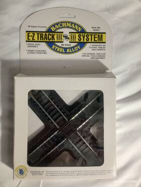 Bac44441 Bachmann Ho Crossing Steel Rail And Black Roadbed E-z Track 90-degree 44441