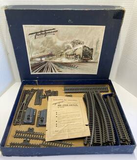 485-r Fleischmann Ho Assorted Lot Of Track - Curves Straights Uncouples Switches