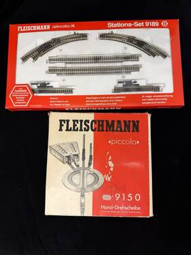 9150 Fleischmann 9189 B Piccolo N Scale Track Turnout Set And Hand Turntable