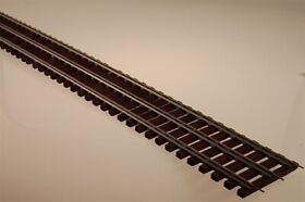 502f Gargraves Standard Gauge 3 Rail Stainless 37inch Wood Tie Flex Track
