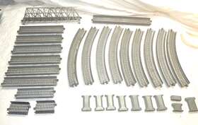 Kato 20-410 N Unitrack 20 Viaduct Pieces Plus More