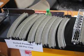 R-230 Kato 799457345320 N Scale Unitrack Lot 8 Curves 4 Straight Bridge Piers Vg