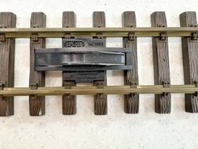 Lgb 1052x 21057 Permanent Manual Uncoupler With Track