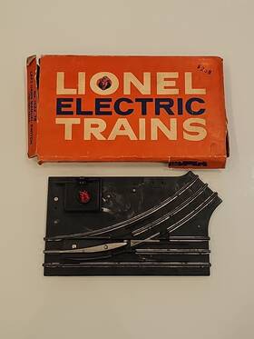 1022-75 Lionel O/027 Gauge No. Left Switch Track With Turning Arrow
