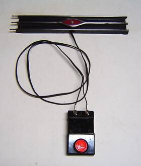 6029 Lionel Uncoupling Track Section With # 90 Controller - Tested And Works #3