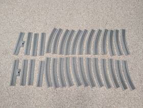 Lionel 703674939002 Ho Magnelock 32 Piece Double Oval Track With 2 Terminal And 1 Power Supply
