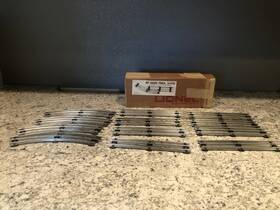 79-9722 Lionel Train Track O27 Gauge 3-rail Straight And Curves In Orig Box-free Shipping