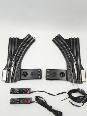 Lionel No-022 022 Left And Right Hand Remote Controlled Switches Controllers Untested