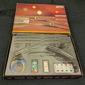 M Rklin 001883081939 Marklin 8193 Set T2 Station Track Missing One Z Scale Gauge Mini Club