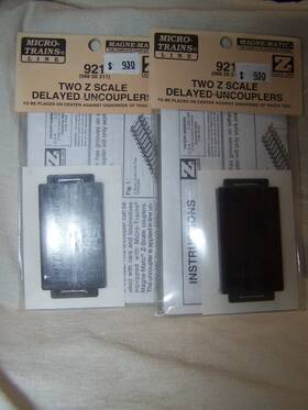 95140-00978 Micro-trains Mtl #988 00 21 921 Z-scale Delayed Uncouplers 2 Packs Of