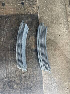 99040004 Micro-trains Line Z Scale Curved Track - 10 Pcs. R195mm 30 Degrees