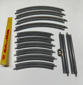 B895 Micro-trains Line Mtl Lot Of 12 Pieces Track And Railing Ramp