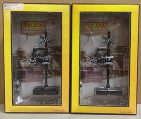 30-1093 Mth Railking Rail King 30-1093. Two No. 140 Banjo Signals