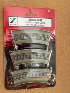 R195 Rokuhan S011 R195mm 30 Degree Viaduct Curve - 3 Pcs. With R195/30 Track Included