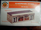45143 Store Scale - Plasticville Ho Hardware Bachmann