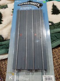 6-21163 Superstreets O Gauge Operating Roadway System. Fast Track Grade Crossing