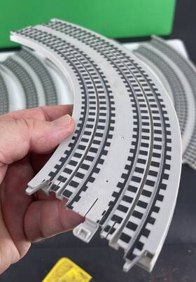 B-5831 Tyco B5831 6 Twin Turbo Train Track Sections 1989 9 Inch R 1/4 Circle Excellent