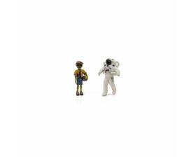 Wooa2861 Woodland Scenics O Scale Cosmic Travelers Micro Find Me Figures Set