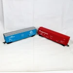 Lot Of (2) Ho Scale Bachmann Plastic Boxcars Need Wheels #5510 & 68279 Blue Red. Fixed Price $11.99.