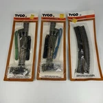 Vintage Tyco Remote Control Switches Lh 910, Rh 911, 18" Radius Curve Track 918. Fixed Price $30.00.
