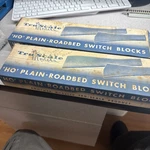 2 Boxes Tru-scale Models Ho Plain Roadbed Switch Blocks #4 Lh & Rh Not Used. Fixed Price $20.40.