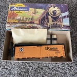 Ho Scale Athearn Santa Capitan 40' #36582 Steel Reefer Kit 5019. Fixed Price $9.30.
