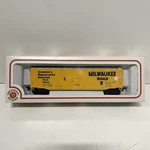 Bachmann #43-1010-68 Ho Scale 51' Plug Door Boxcar Railbox Milwaukee Road. Fixed Price $9.99.