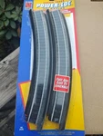 Life Like 21318 Ho Power-loc 22" Radius Curved , Package Of 4 Tracks. Fixed Price $17.95.