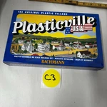Bachmann Contemporary House Snap Kit - Scale Model Railroad Building #45432. Fixed Price $14.99.
