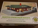 Vintage Bachmann Sunnyvale Lighted Passenger Train Station Ho Scale New Box. Fixed Price $9.99.