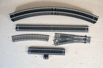 Hornby R609 Loop Of Straight & 3RD Radius Curve Track Power Clip Oi. Fixed Price $71.45.
