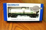 Bachmann 40' Single Dome Tank Car Quaker State #746 Ho Scale. Fixed Price $23.76.