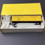 Accurail Ho Fruit Growers Express 40' Wood Reefer #34833. Fixed Price $10.87.