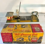 Vintage Aristo-craft Ho Gauge Electric Crossing Gate W/box. Fixed Price $24.99.