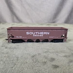 Bachmann Southern Hopper Open Quad Offset 42' Model Train Car #352450. Fixed Price $5.99.