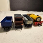 Hornby Thomas & Friends Bill Set Oo Gauge Model Train With Rolling Stock Trucks. Fixed Price $178.49.