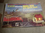 Vintage Ho Scale Tyco Operating Signal Man With Shack Box 928:800. Fixed Price $19.00.
